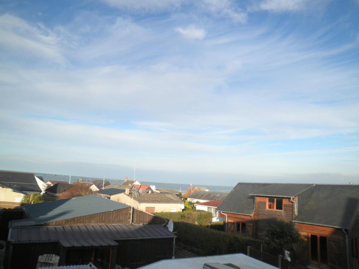 Appartement F1 Mansarde A 100M De La Plage, Proche De Arromanches Et Des Plages Du Debarquement Saint-Come-de-Fresne Exterior photo