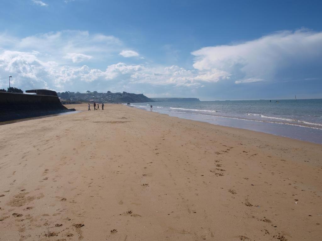Appartement F1 Mansarde A 100M De La Plage, Proche De Arromanches Et Des Plages Du Debarquement Saint-Come-de-Fresne Exterior photo